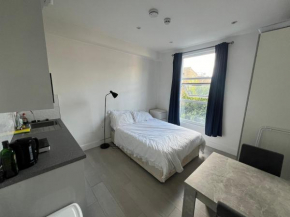 Cosy studio flat near central